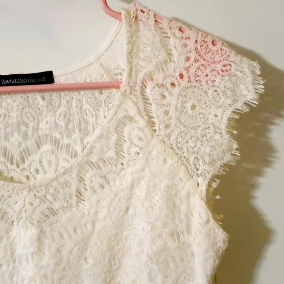 #024  Off white fitted lace dress - Picture 8 of 10